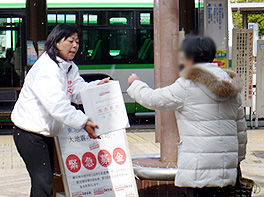 �������